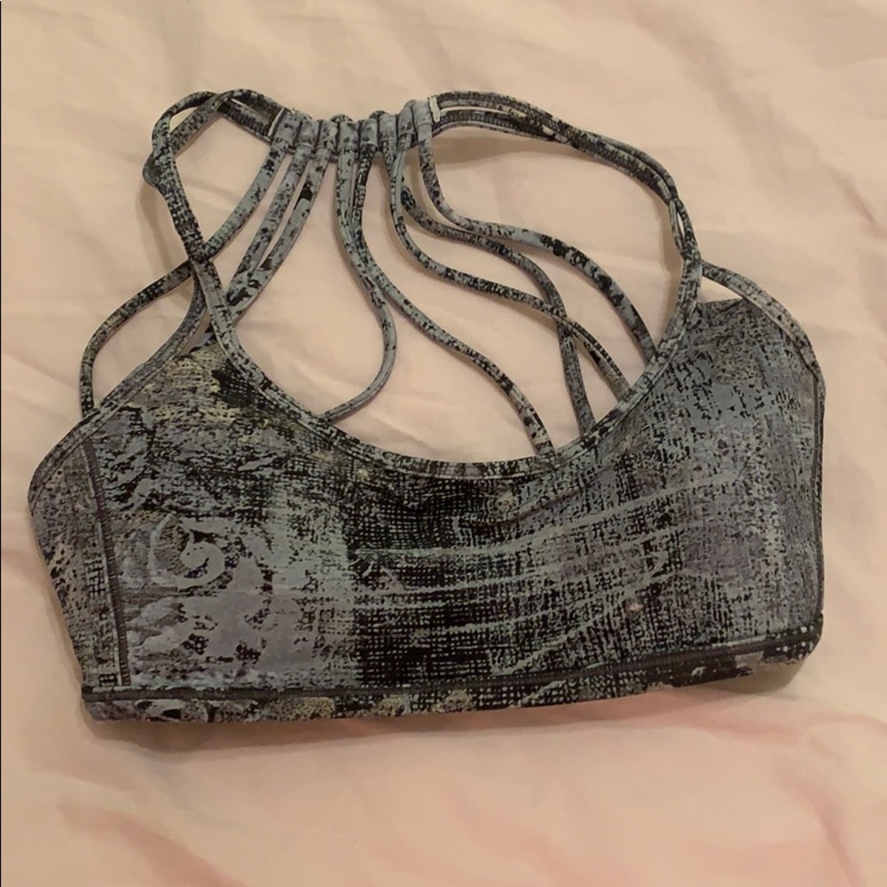 Lululemon sports bra